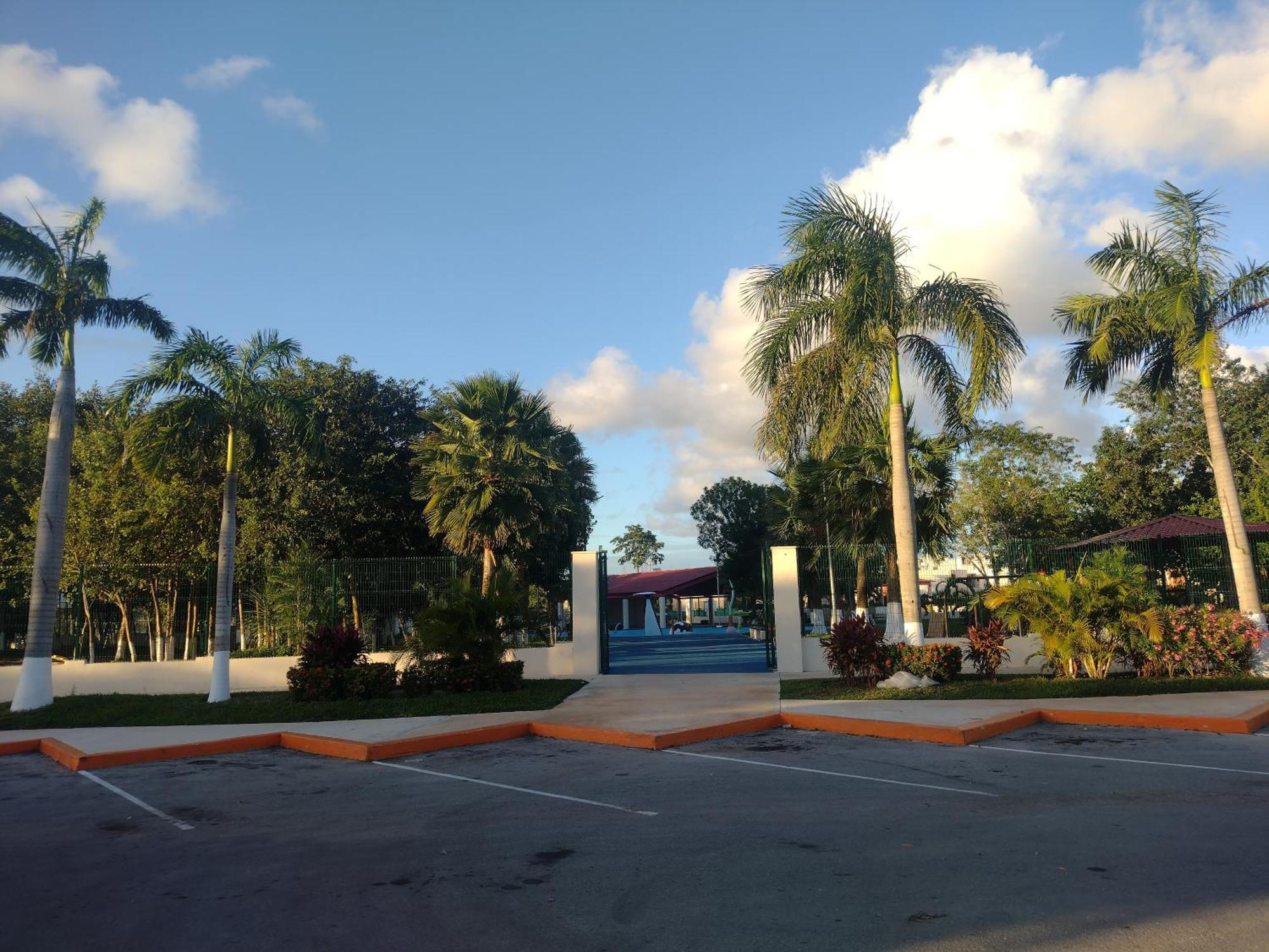Breezy & Cancunian Villa Exterior foto
